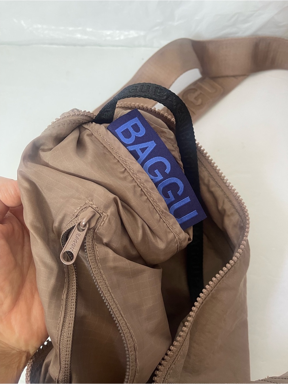 Baggu Medium Nylon Crescent Bag in Toasted Almond - Picture 8 of 10